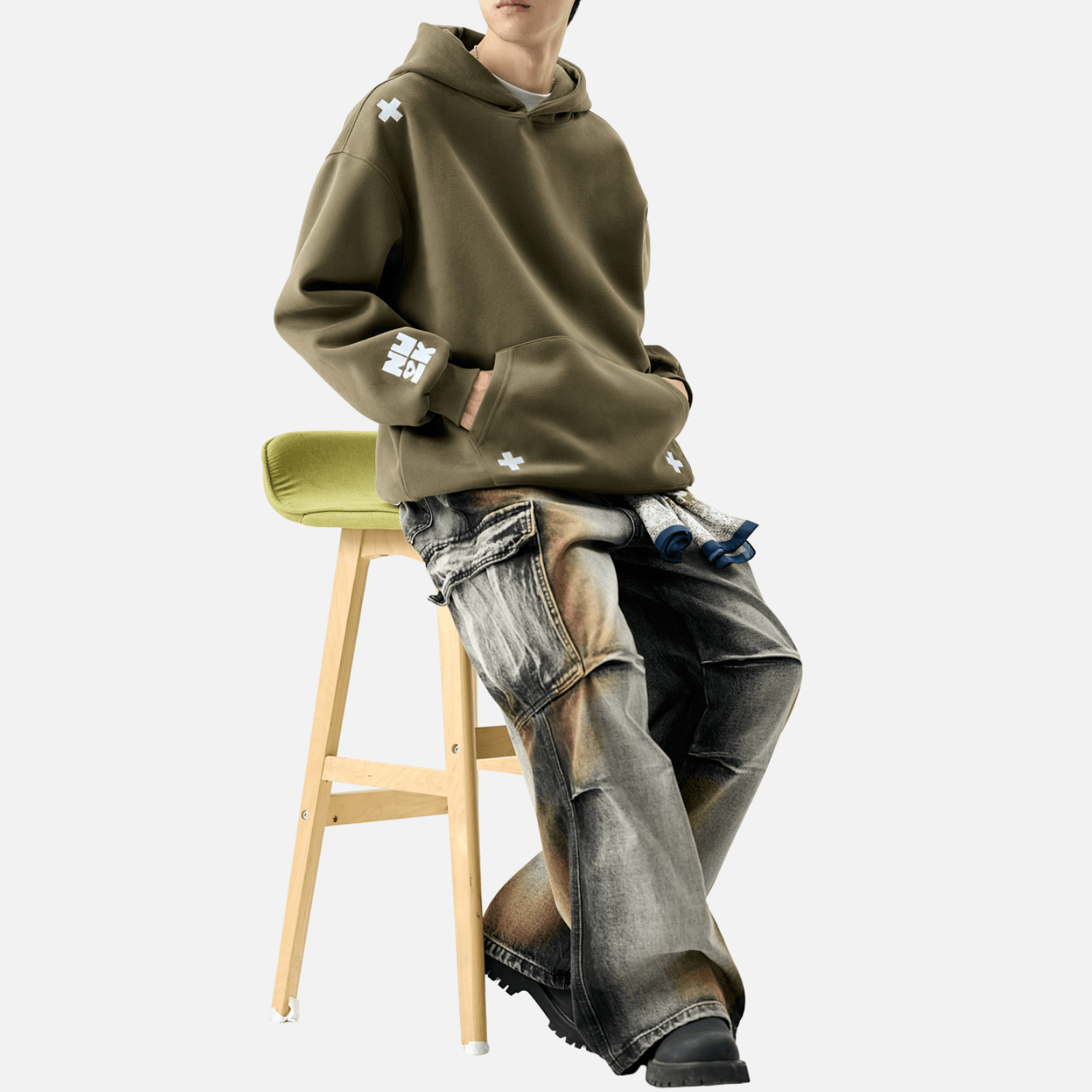 UrbanLaws Nakışlı Harf Patch Sweatshirt