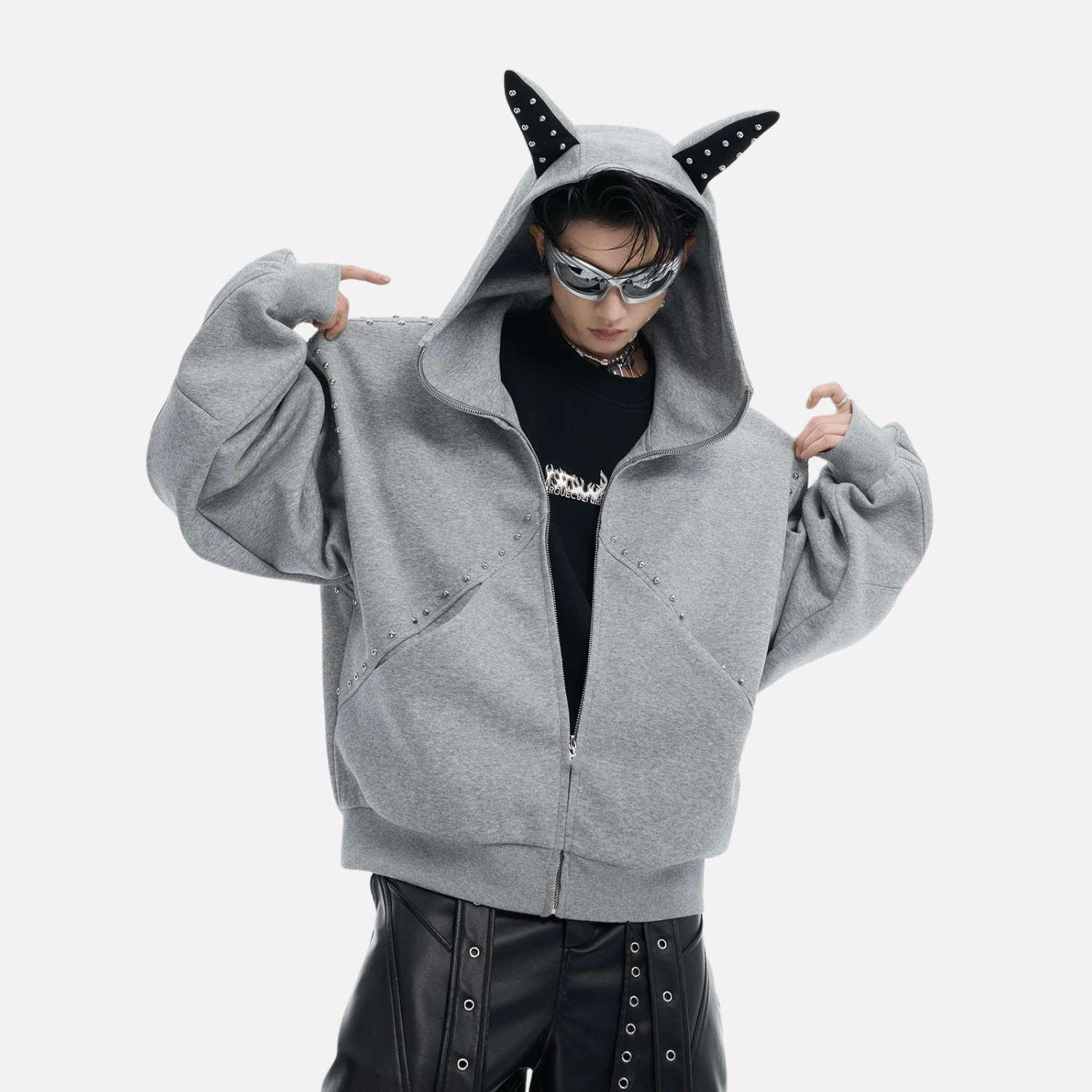 UrbanLaws Boncuk Detaylı “Cat Ear” Hoodie